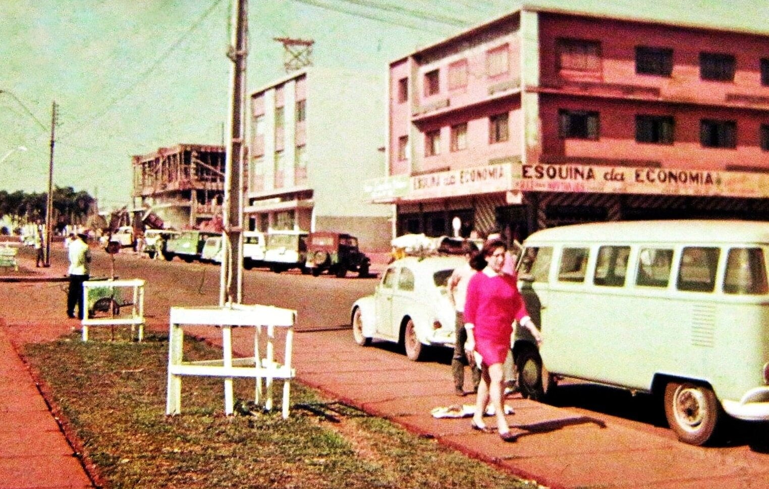 Cruzamento da Avenida Brasil com a Rua Souza Naves - 1968
