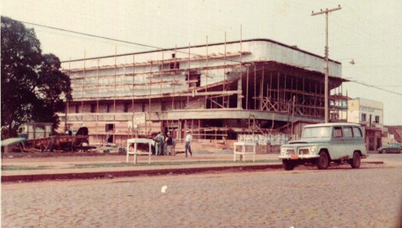 Construção do Cine Delfim - 1967