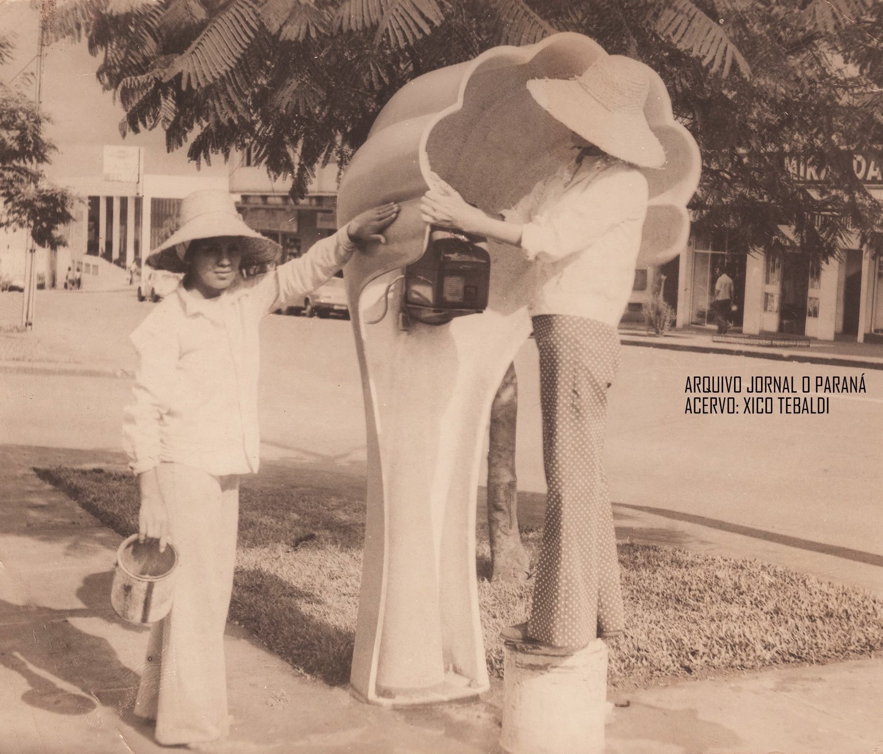 Limpeza dos ‘orelhões’ - Década de 1970