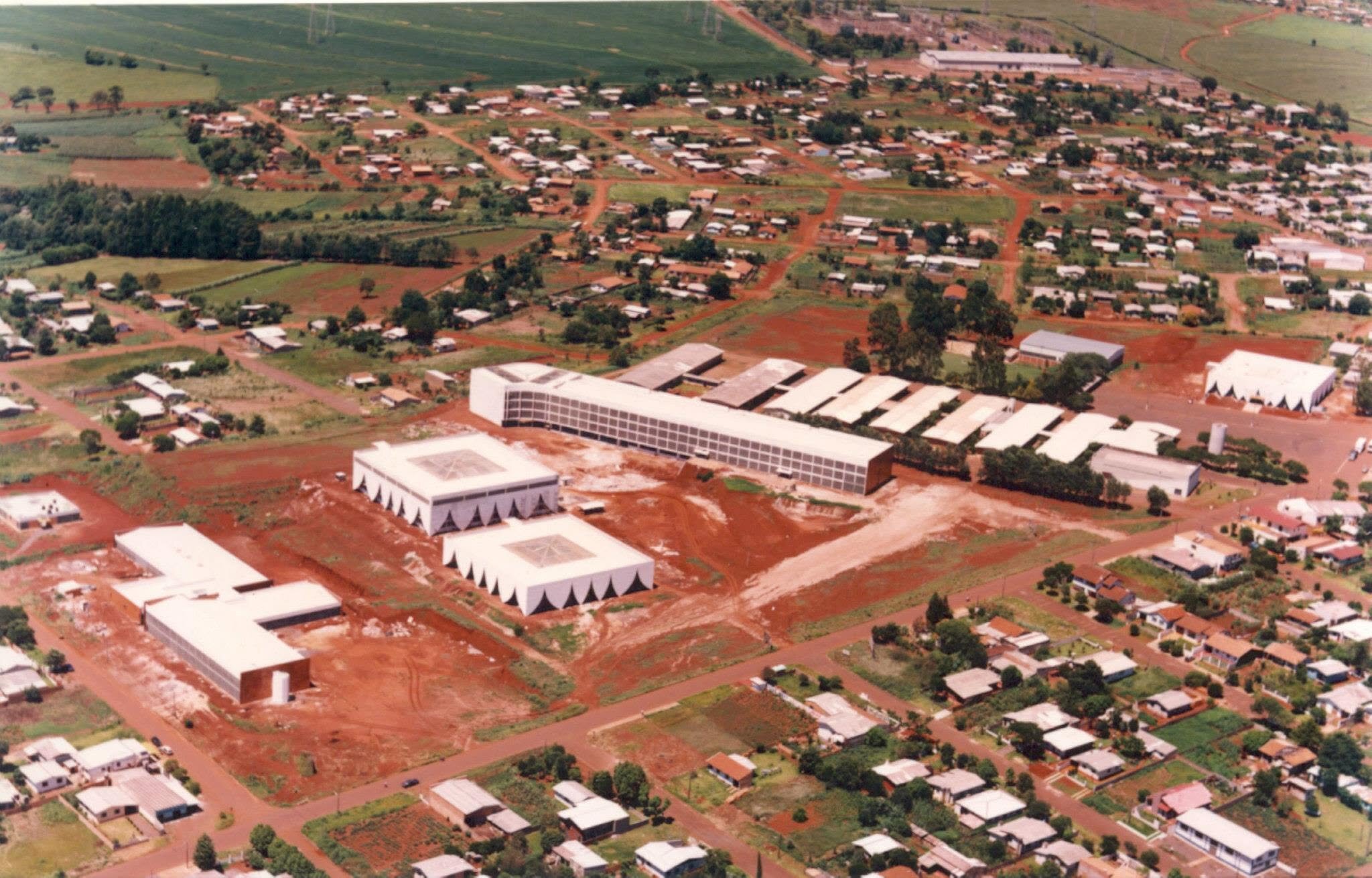 Unioeste em obras - Década de 1990